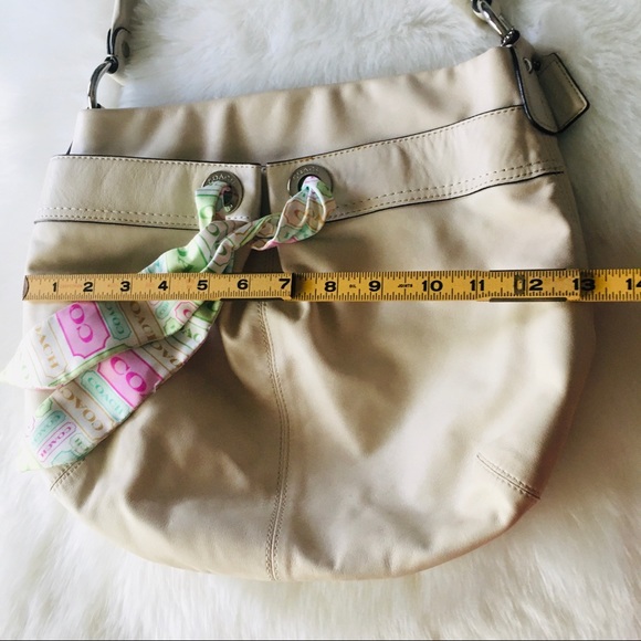 Coach Ivory leather Hobo bag - Picture 12 of 14